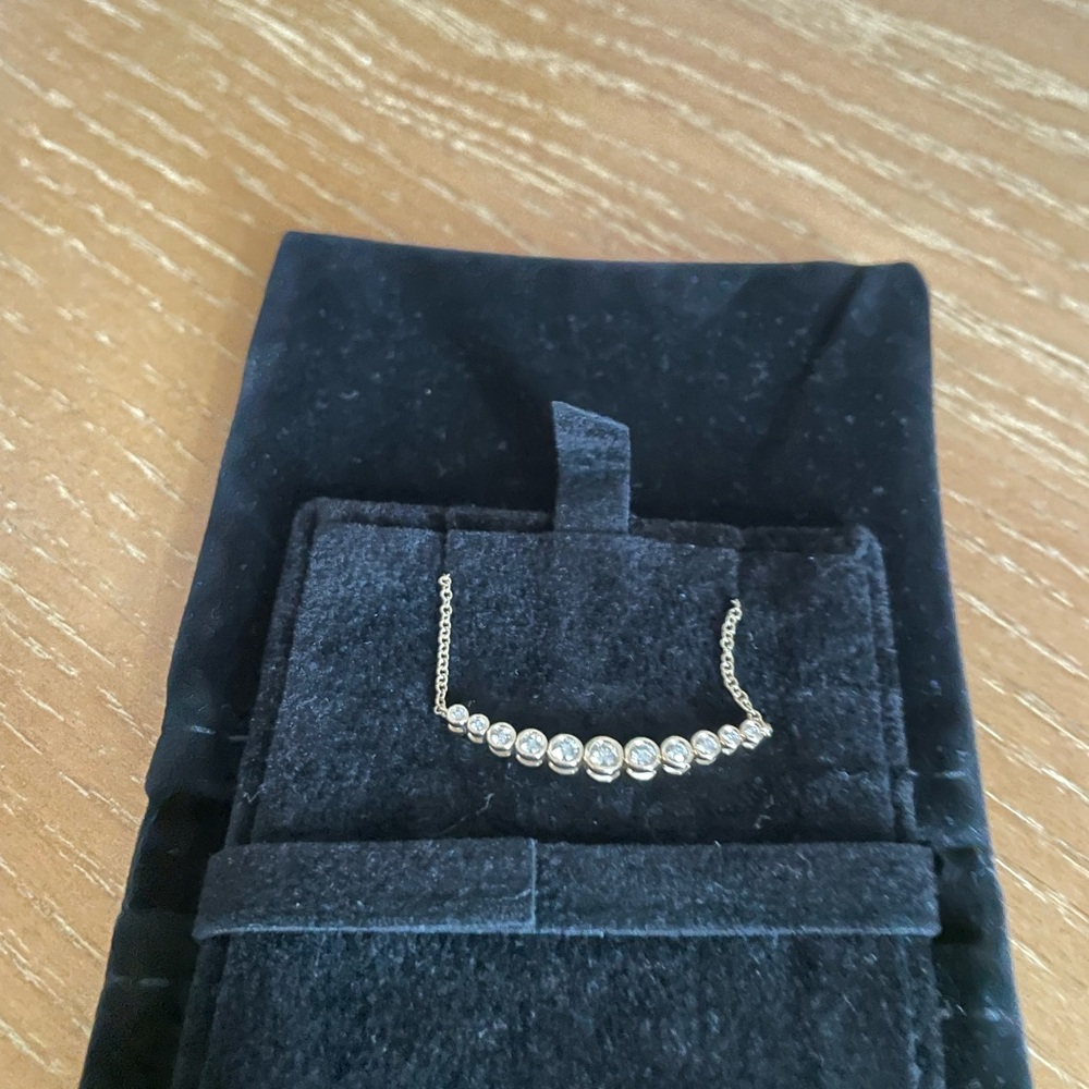 Ring Concierge Graduated Diamond Bezel Soft Chain Bracelet- Gold - Picture 4 of 9